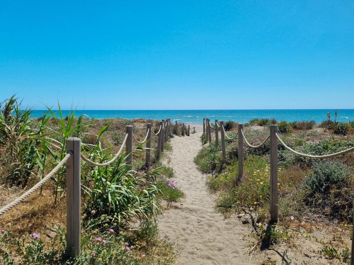 New Beach Front Apartment With Large Balcony Torrox Exteriör bild
