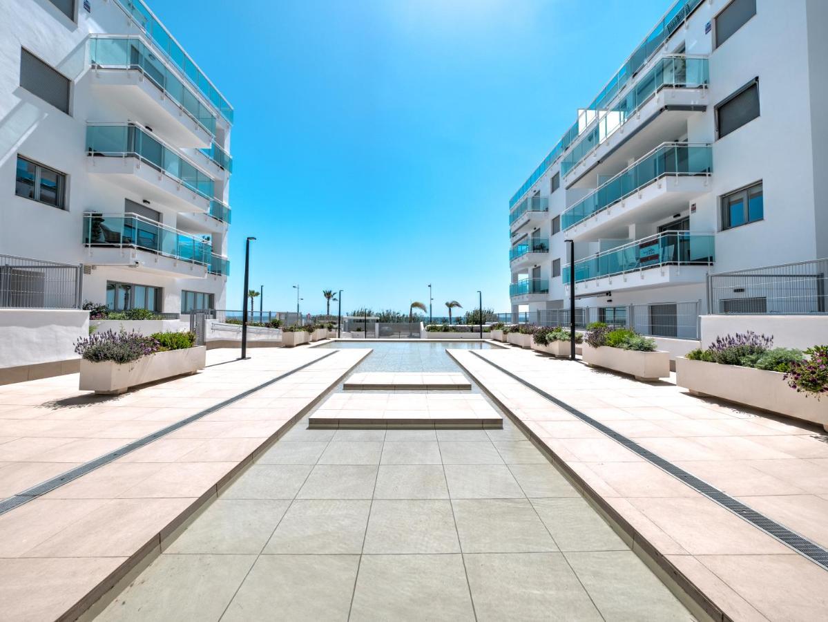 New Beach Front Apartment With Large Balcony Torrox Exteriör bild